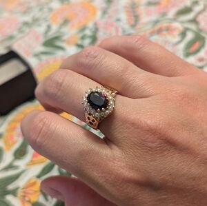 Elegant Gold and Red Stone Ring